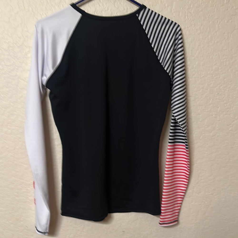 Roxy Asymmetrical Fitted Long Sleeve Top Black and White - Picture 2 of 6